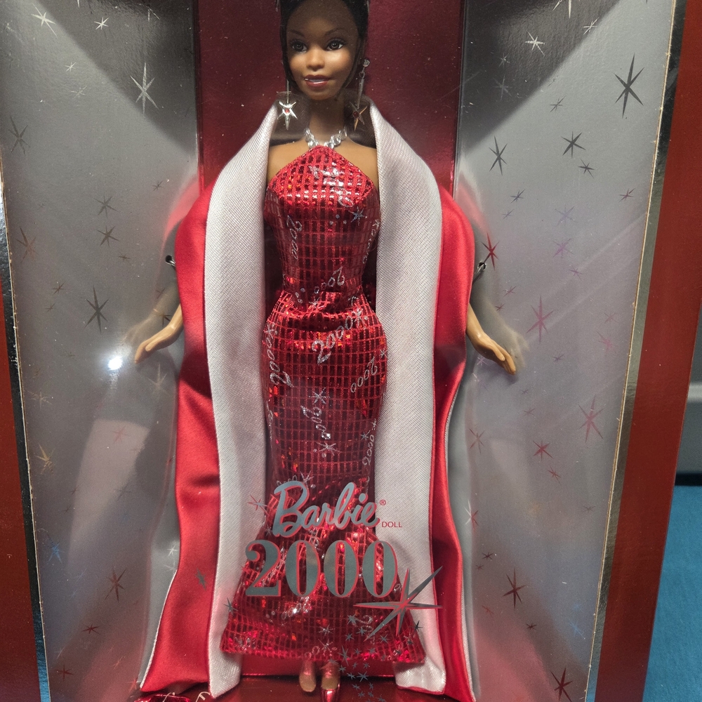 2000 Collector Edition African American Barbie #27410 - Picture 2 of 5